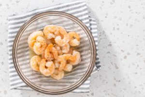 Garnelen in Knoblauch-Butter mit Weißwein (Shrimp Scampi)