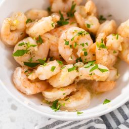 Garnelen in Knoblauch-Butter mit Weißwein (Shrimp Scampi)