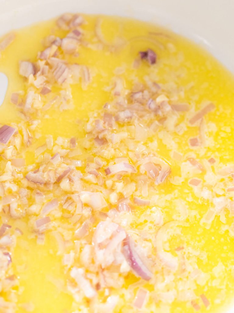 Garnelen in Knoblauch-Butter mit Weißwein (Shrimp Scampi)