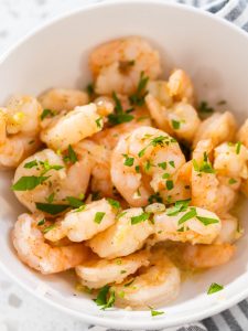 Garnelen in Knoblauch-Butter mit Weißwein (Shrimp Scampi)