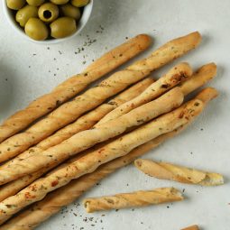 Italienische Grissini mit Kräutern