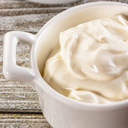 Joghurt-Mayonnaise mit Ei