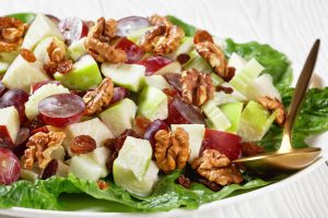 Klassischer Waldorf-Salat