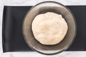 Knusprige Grillpizza mit deinem Lieblingsbelag