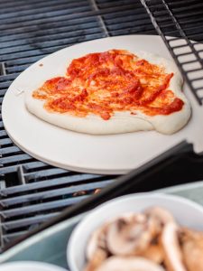 Knusprige Grillpizza mit deinem Lieblingsbelag