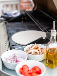 Knusprige Grillpizza mit deinem Lieblingsbelag