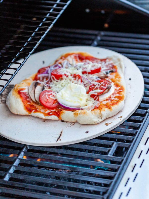 Knusprige Grillpizza mit deinem Lieblingsbelag