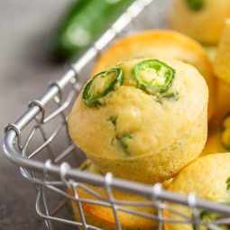 Würzige Jalapeño Maisbrot-Muffins