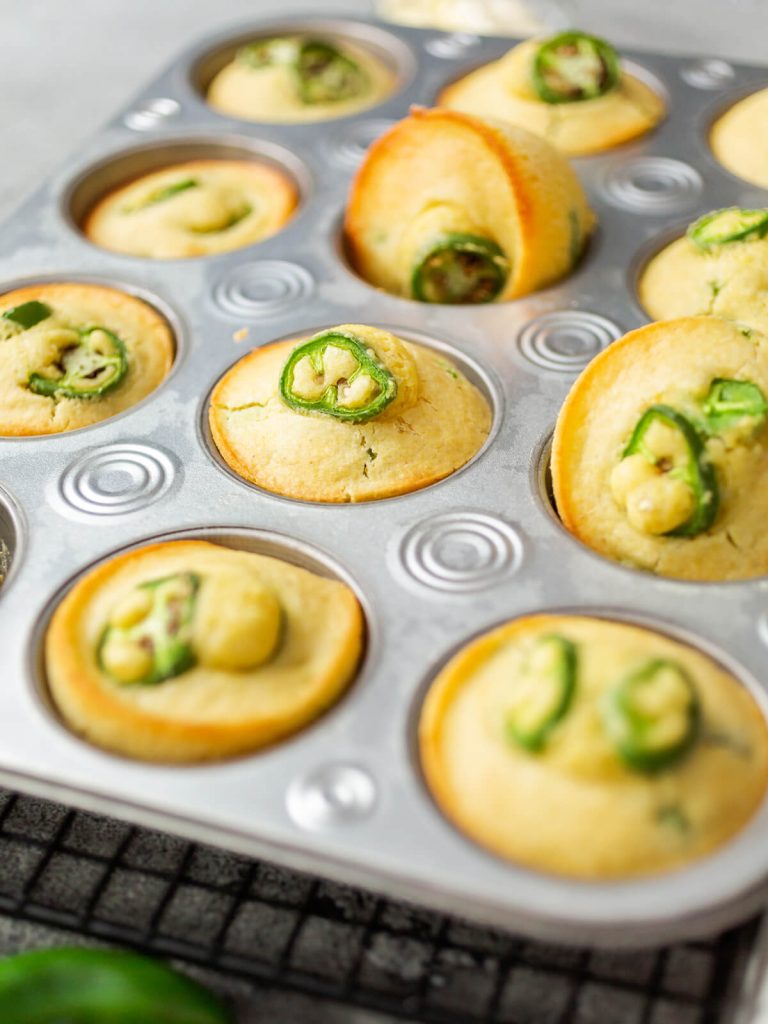 Würzige Jalapeño Maisbrot-Muffins