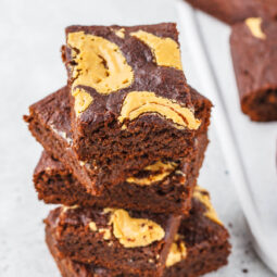 Brownies mit Erdnussbutter und Banane (Vegan Peanut Butter Brownies)