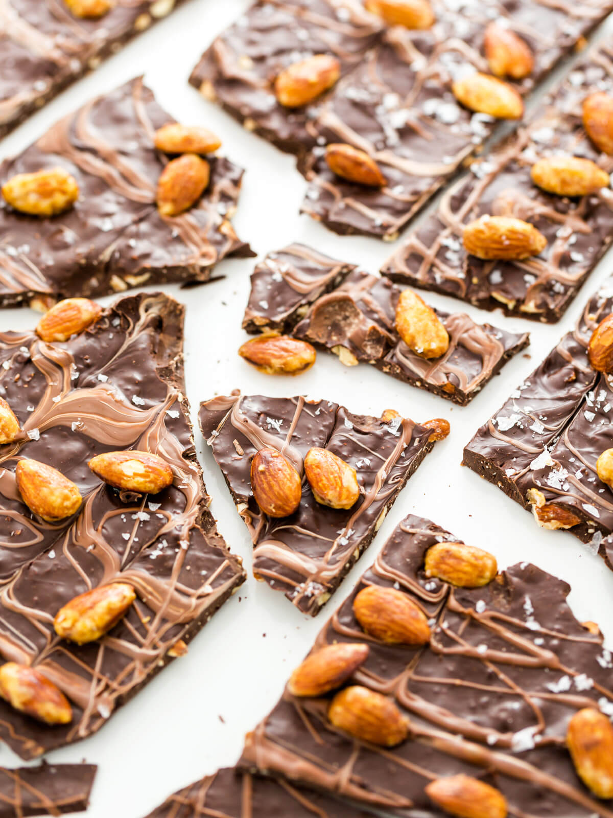 Mandel-Schokoladenbruch mit Meersalz (Almond Chocolate Bark)