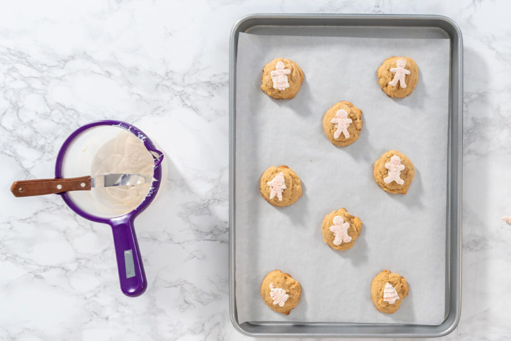 Eierlikör-Kekse mit Schoko-Toppers