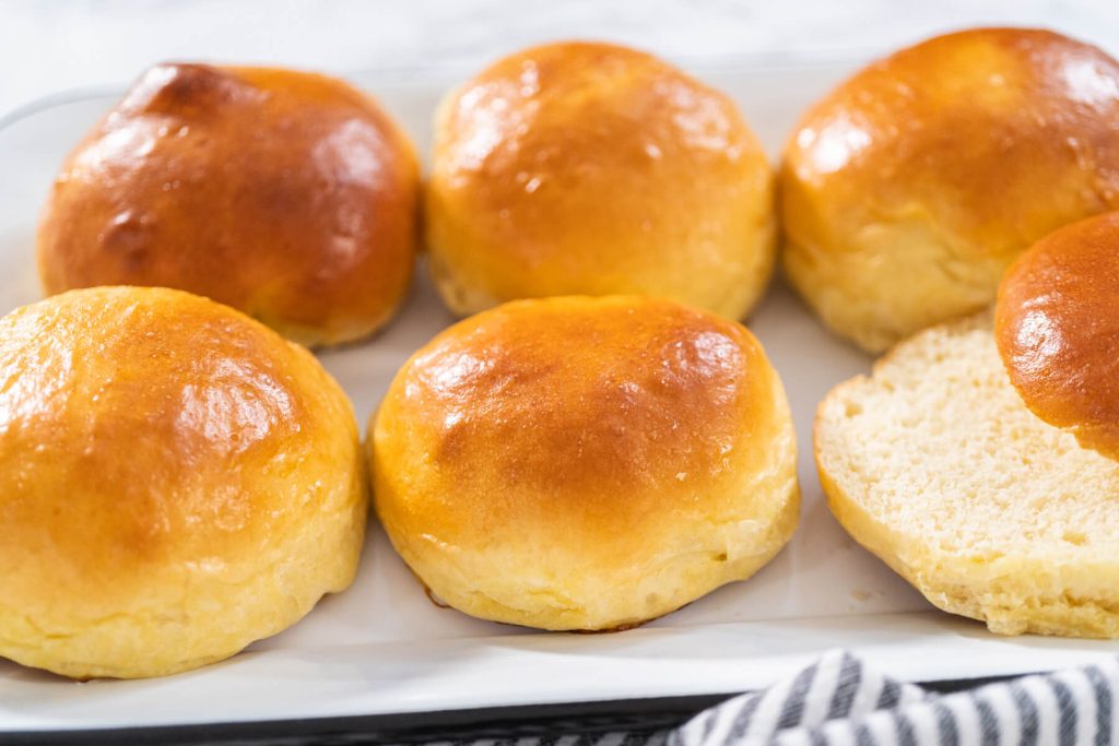Fluffige Brioche-Brötchen für Burger und Sandwiches