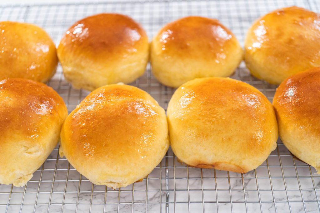 Fluffige Brioche-Brötchen für Burger und Sandwiches