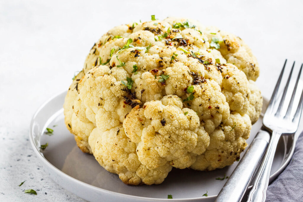 Ganze gebackene Blumenkohl