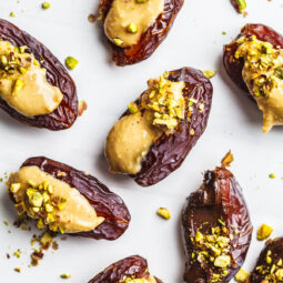 Gefüllte Datteln mit Erdnussbutter