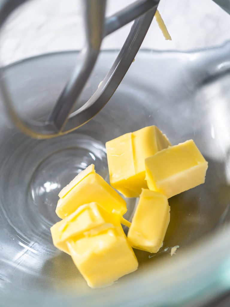 Zitronen-Buttercreme