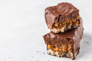 Karamell-Schoko-Riegel – vegan & ohne Zuckerzusatz