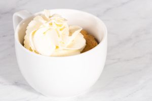 Kürbis-Tassenkuchen (Pumpkin Mug Cake)