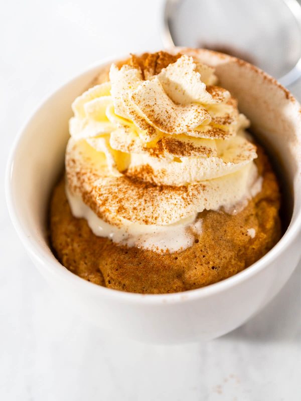 Kürbis-Tassenkuchen (Pumpkin Mug Cake)