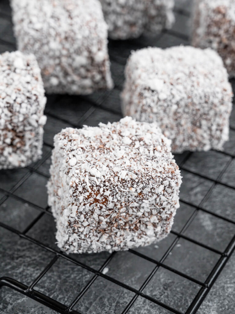Lamingtons - Australische Biskuitwürfel