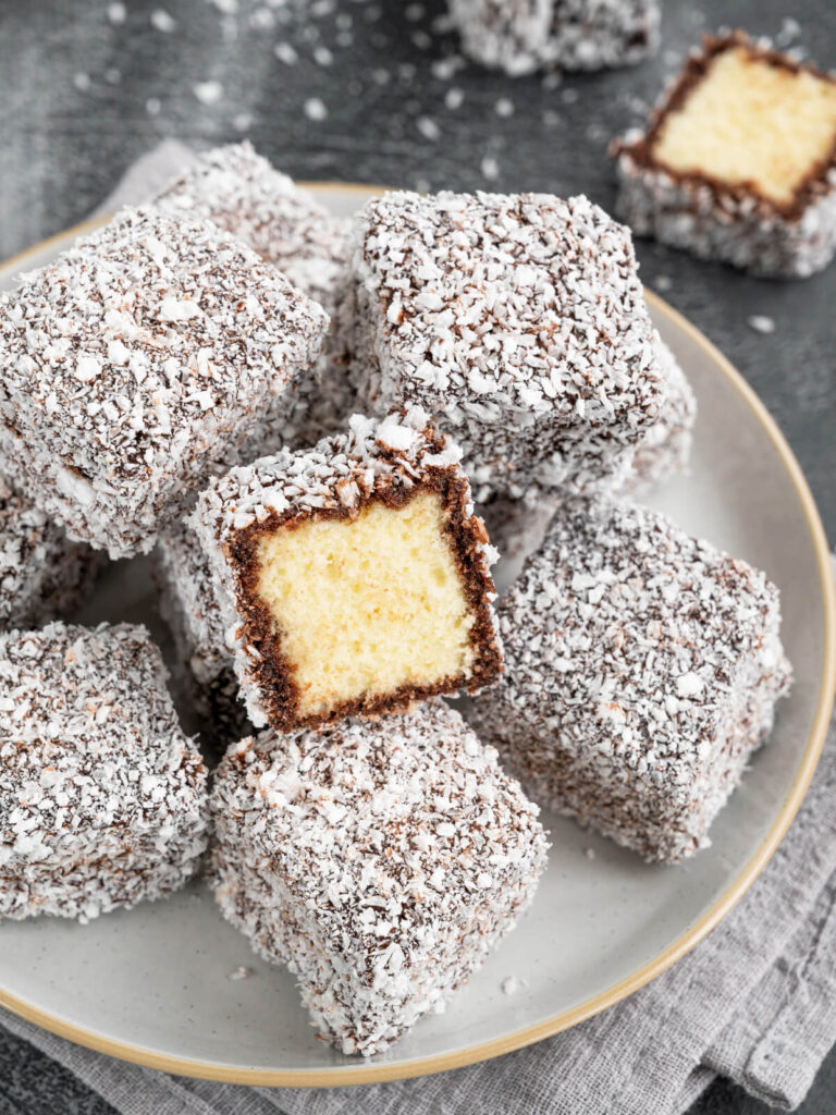 Lamingtons - Australische Biskuitwürfel