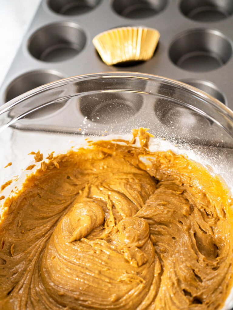 Lebkuchen-Cupcakes mit Eierlikör-Frosting