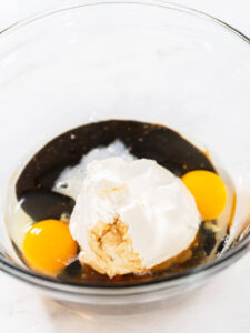 Lebkuchen-Cupcakes mit Eierlikör-Frosting