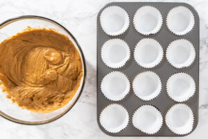 Lebkuchen-Cupcakes mit Eierlikör-Frosting