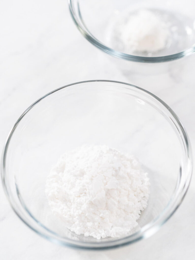 Lebkuchen-Gugelhupf mit weichem Karamellkern