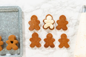 Lebkuchen-Männchen mit Buttercreme