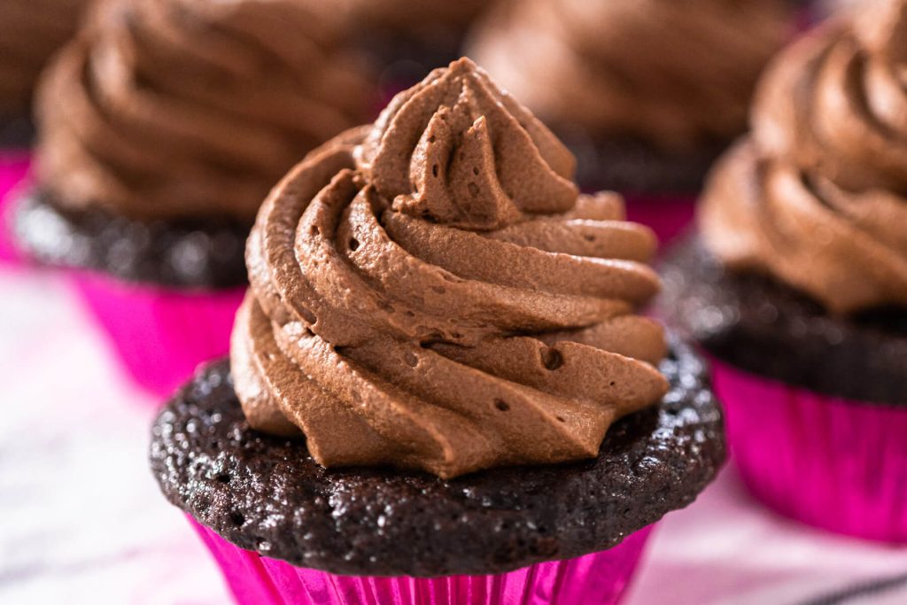 Luftige Schokoladen-Ganache-Creme zum Aufspritzen