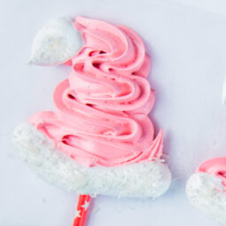 Meringue-Hütchen des Weihnachtsmanns - Schweizer Baiser