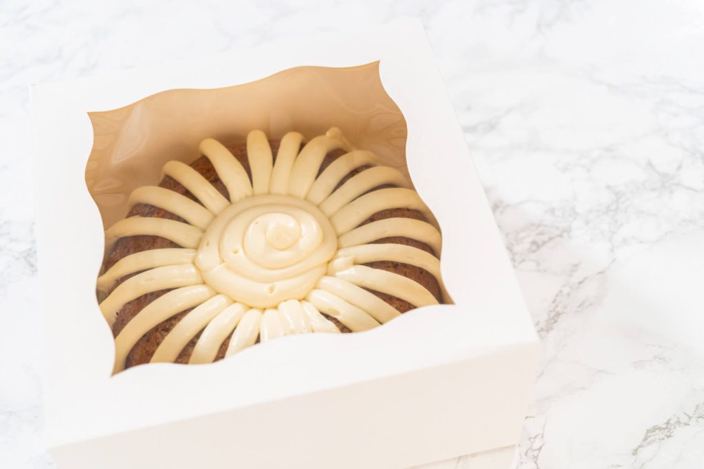 Möhren-Gugelhupf mit Frischkäse - Rübli-Gugelhupf