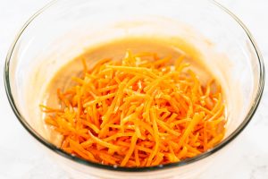 Möhren-Gugelhupf mit Frischkäse - Rübli-Gugelhupf