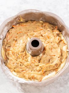 Möhren-Gugelhupf mit Frischkäse - Rübli-Gugelhupf