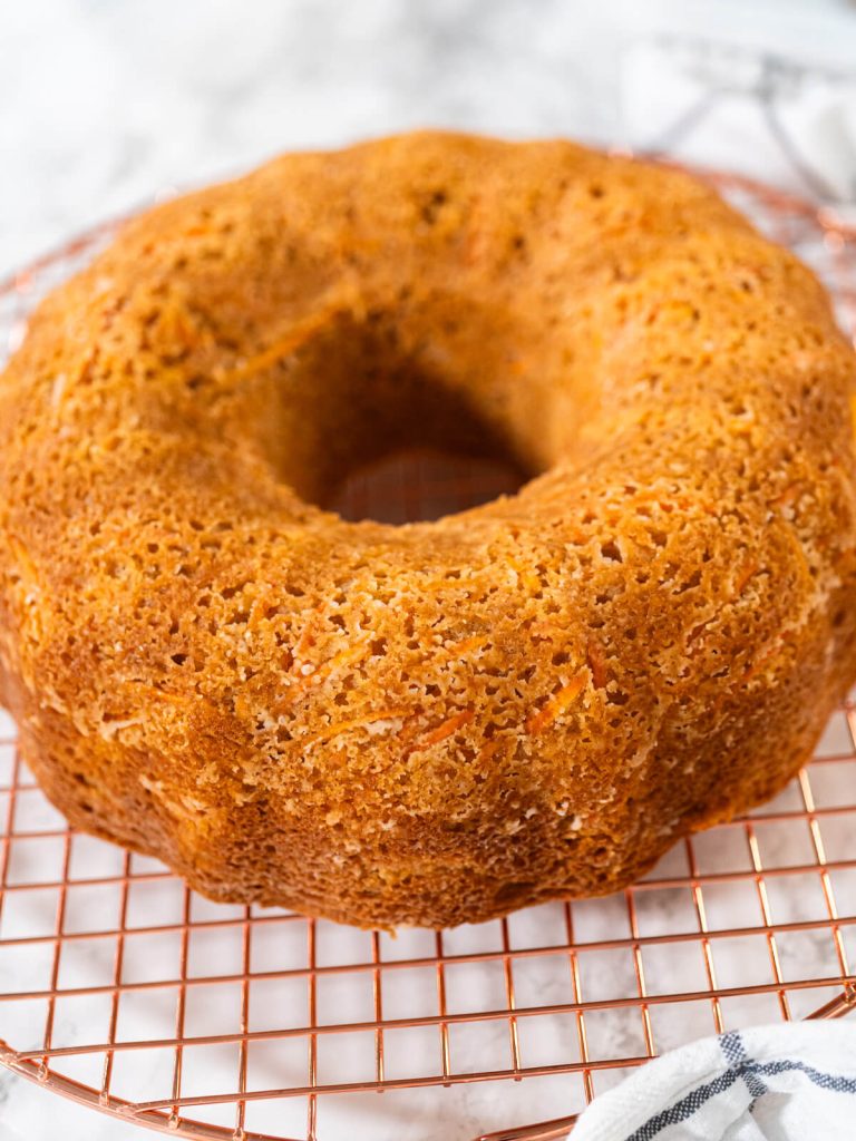 Möhren-Gugelhupf mit Frischkäse - Rübli-Gugelhupf