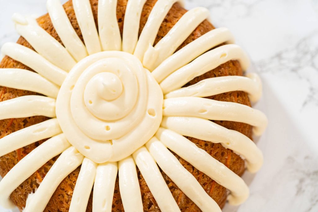 Möhren-Gugelhupf mit Frischkäse - Rübli-Gugelhupf