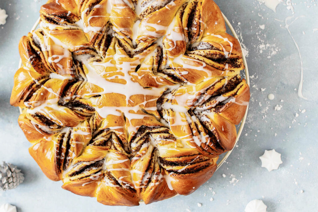 Mohnstern aus Hefeteig