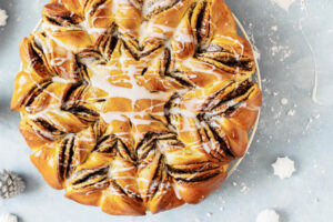 Mohnstern aus Hefeteig