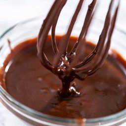 Perfekte hausgemachte Schokoladenganache