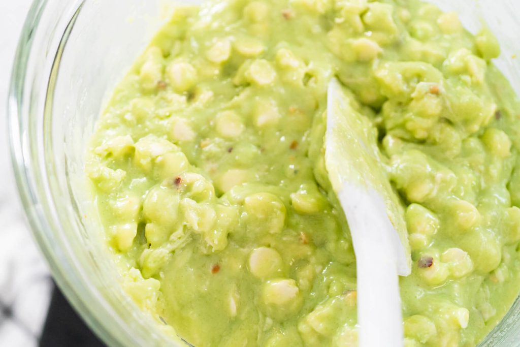 Pistazien-Fudge mit weißer Schokolade (ohne Backen)