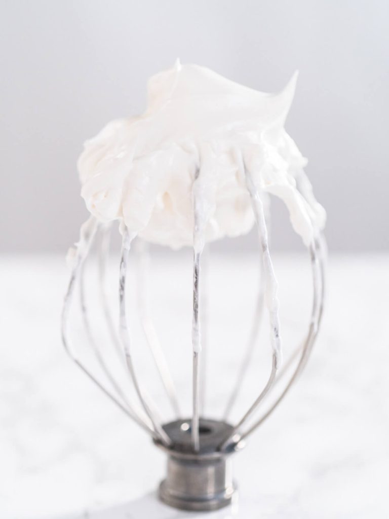 Rainbow Baiser-Kekse (Bunte Meringue-Kekse)