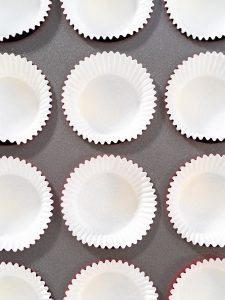 Red Velvet Cupcakes mit weißer Schokoladen-Ganache