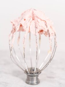 Schnelles Erdbeer-Buttercreme-Frosting