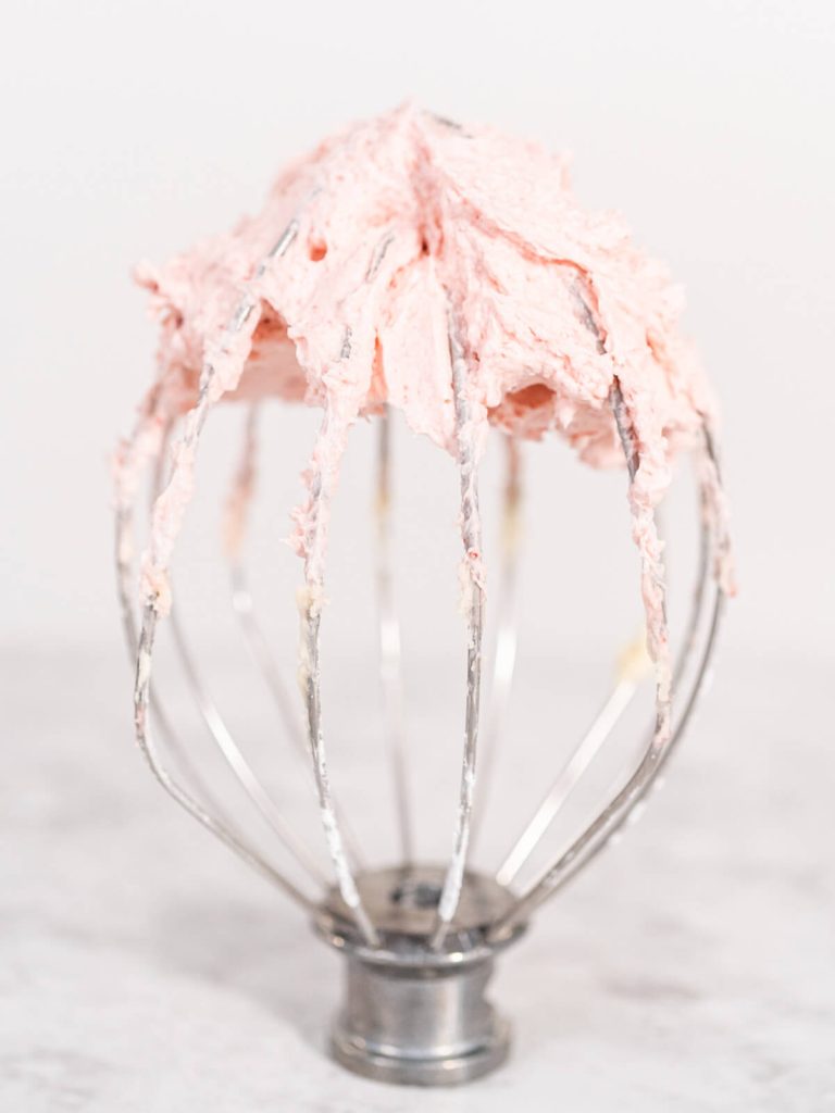 Schnelles Erdbeer-Buttercreme-Frosting