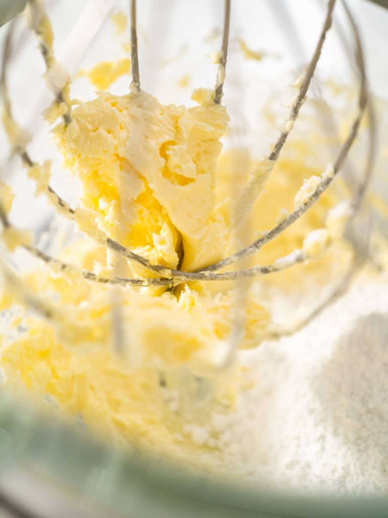 Schnelles Erdbeer-Buttercreme-Frosting