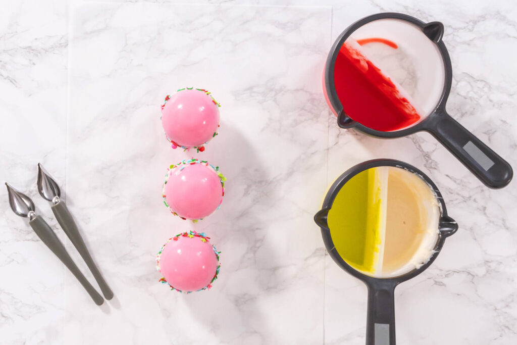 Schokobomben mit Marshmallow-Füllung (Hot Chocolate Bombs)