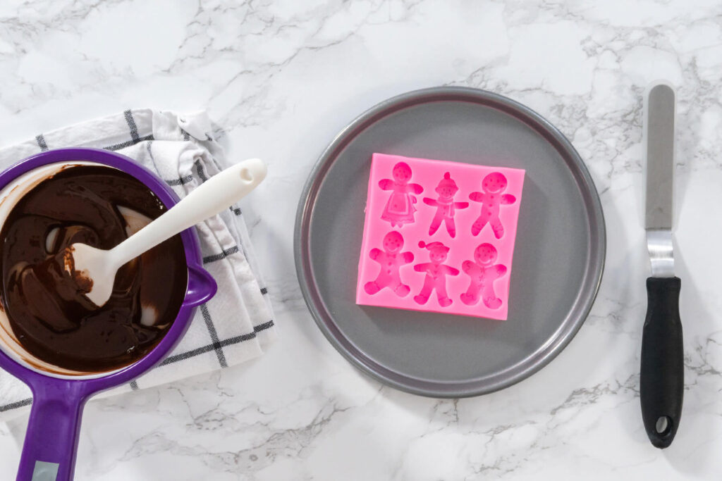 Schokoladen-Gingerbread-Männchen