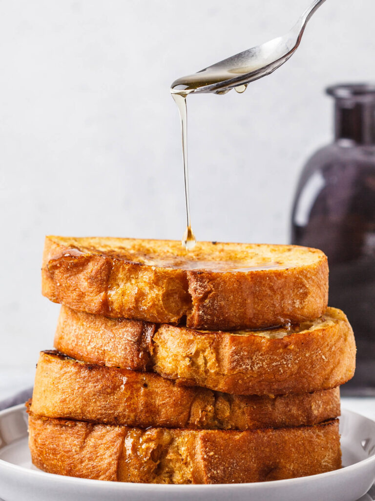 Vegane Arme Ritter (French Toast) mit Erdnussbutter & Banane